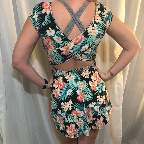 PINK Floral Dress - Picture 2 of 3